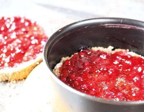 Mascarpone-Torte Rezept - Bestreichen