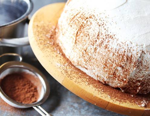 Mascarpone-Torte Rezept - Bestäuben