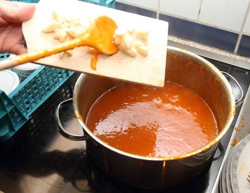 Marillenmarmelade mit Marzipan Rezept