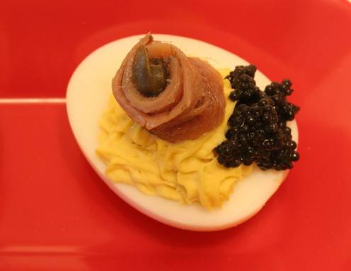 Gefüllte Eier mit Sardellen und Kaviar