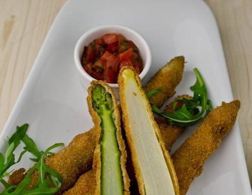 Rezept für gebackene Spargel mit selbstgemachter Tomatensalsa