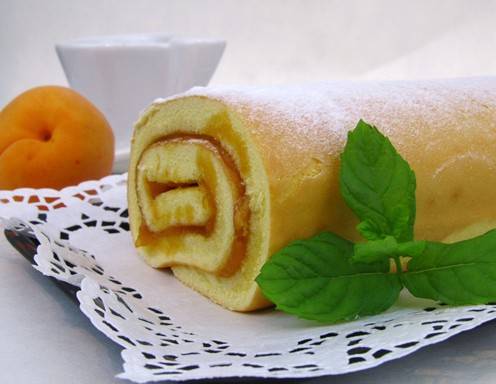 Biskuitroulade Rezept