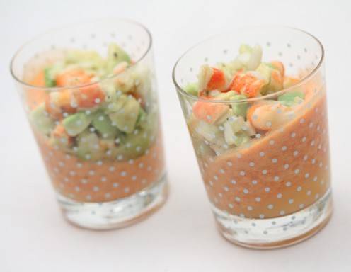 Tomatenpudding mit Garnelen