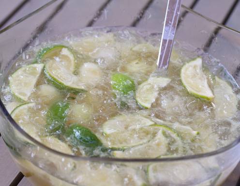 Caipirinha-Bowle Rezept