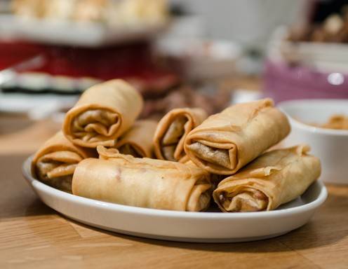 Gemüsefrühlingsrollen mit Dip