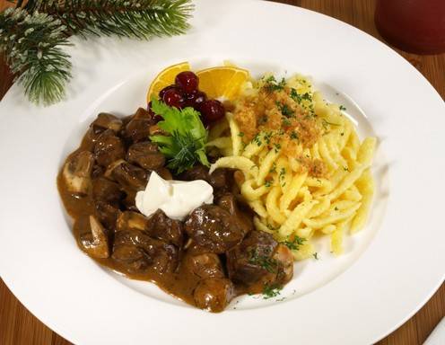 Rehragout mit Preiselbeeren und Maroni Rezept