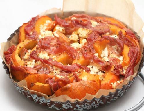 Kürbisspalten mit Prosciutto und Schafskäse Rezept