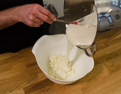 Topfenstrudel Rezept Schritt 9 - Vermengen Sie alle Zutaten für die Fülle. Topfen unterheben.