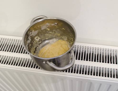 An einem warmen Ort insgesamt 2 Mal gehen lassen.
