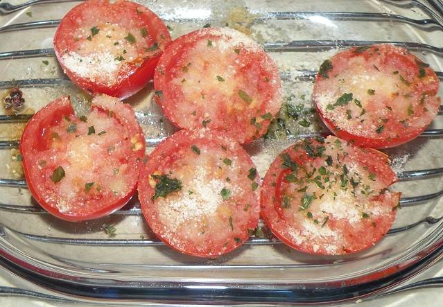 Gegrillte Tomatenhälften