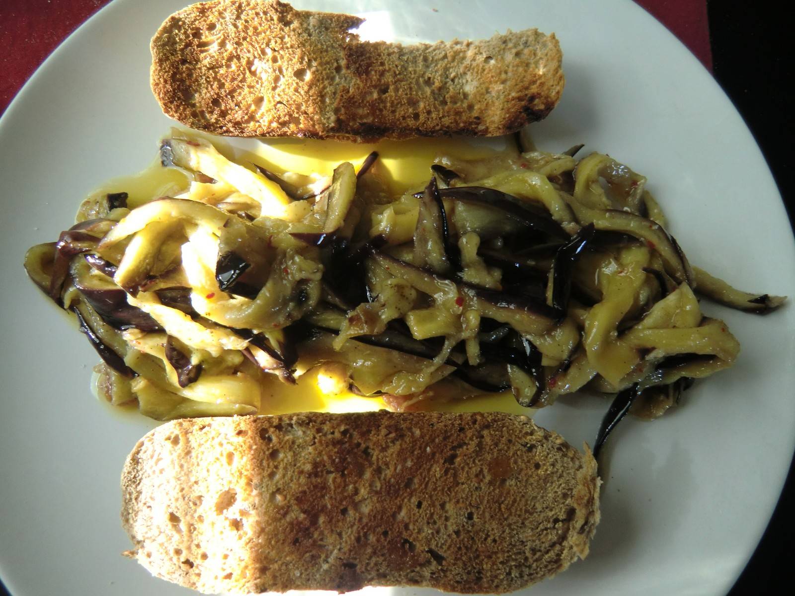 Auberginensalat mit Knoblauch