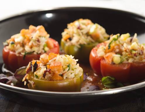 Gefüllte Paradeiser mit Lachs und Gemüse