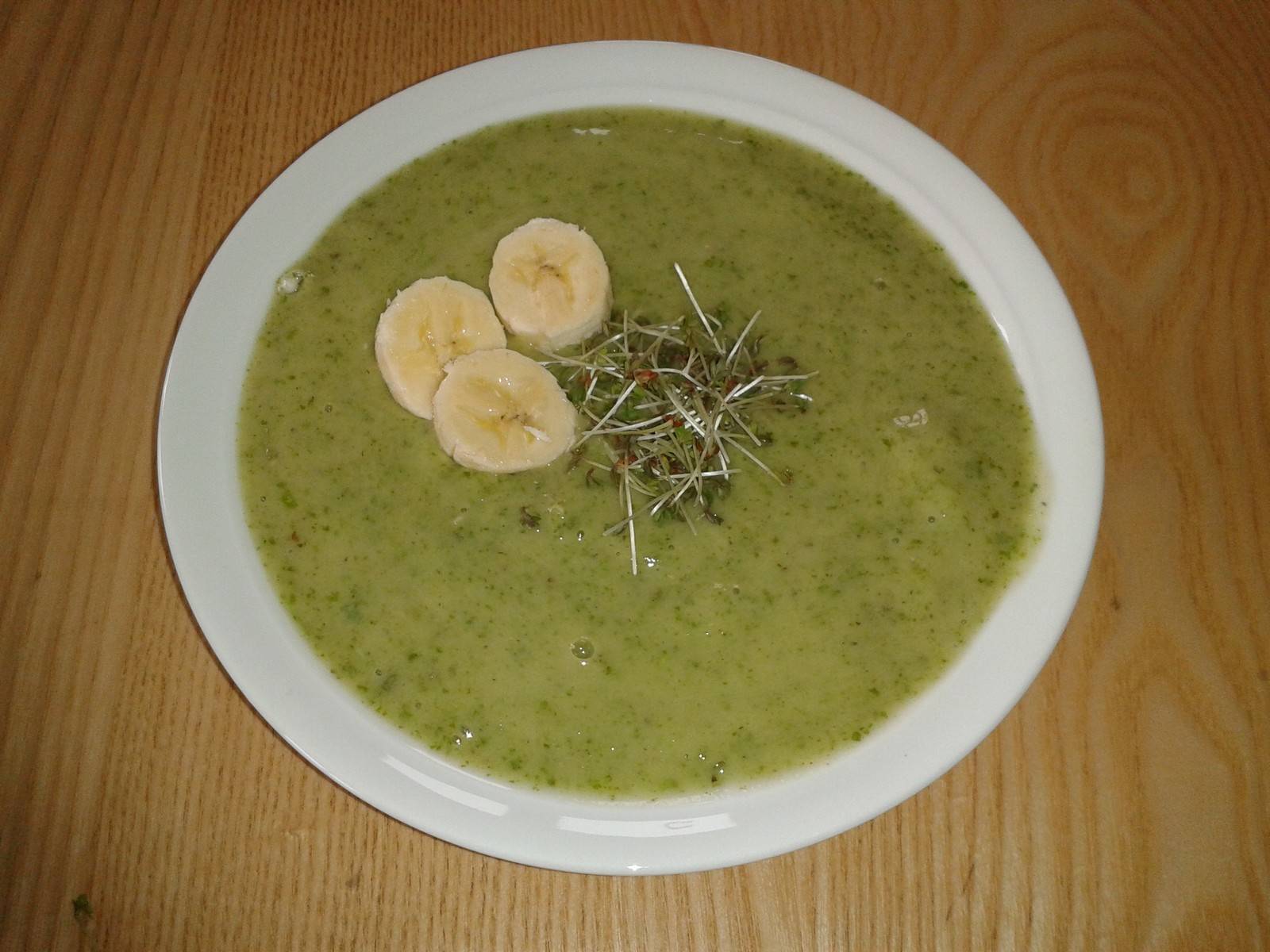 Süße Bananen-Kresse-Suppe