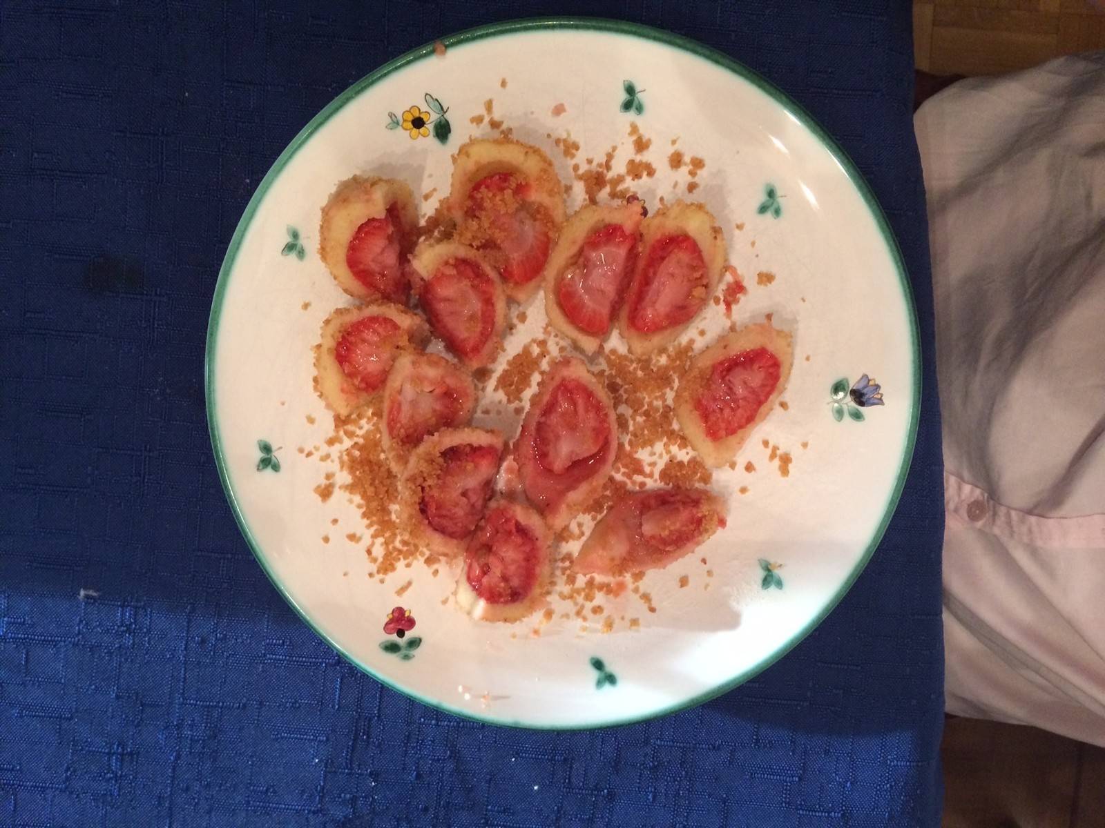 Erdbeerknödel aus Topfenteig