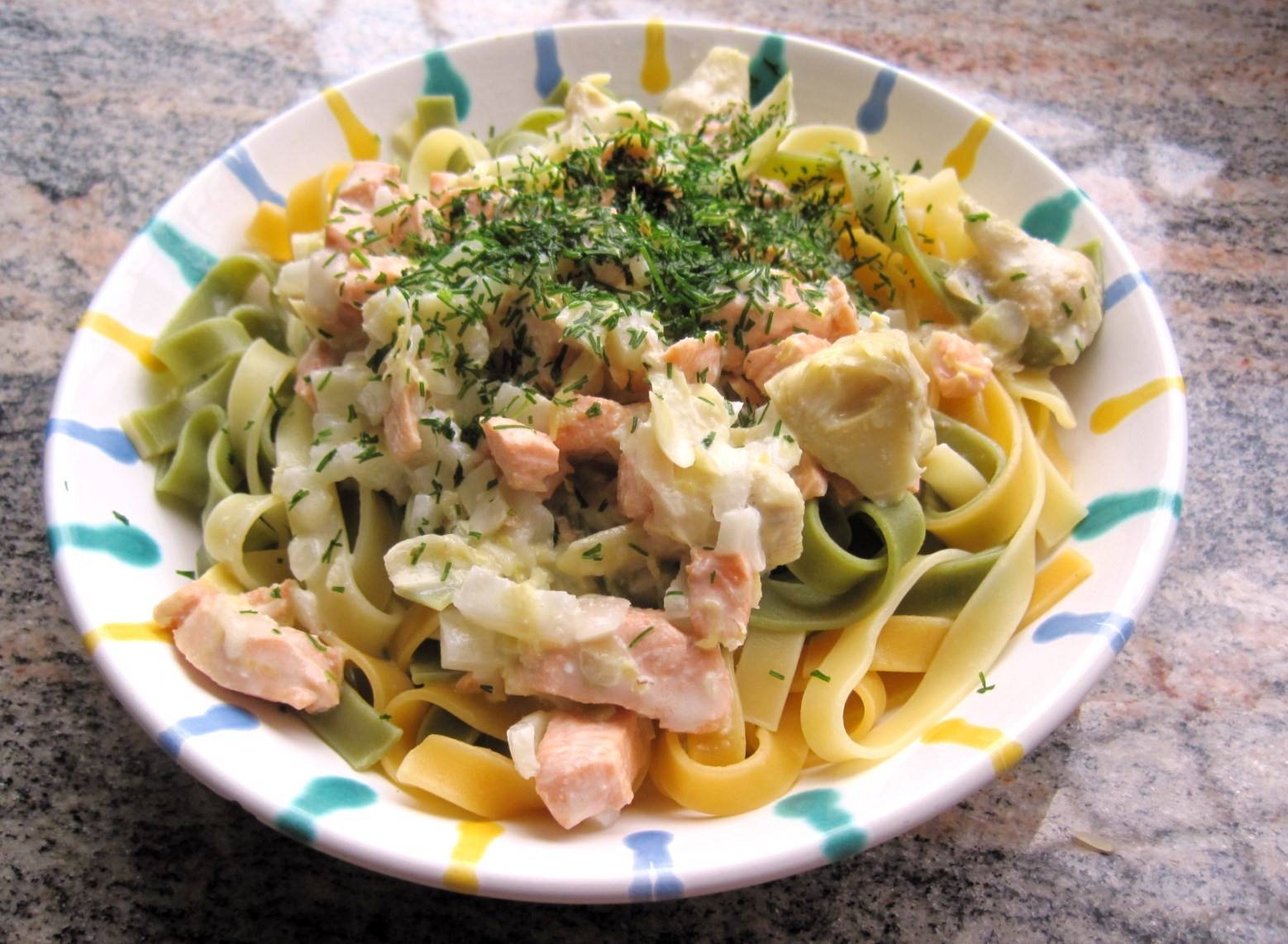 Pasta mit Lachs und Artischocken